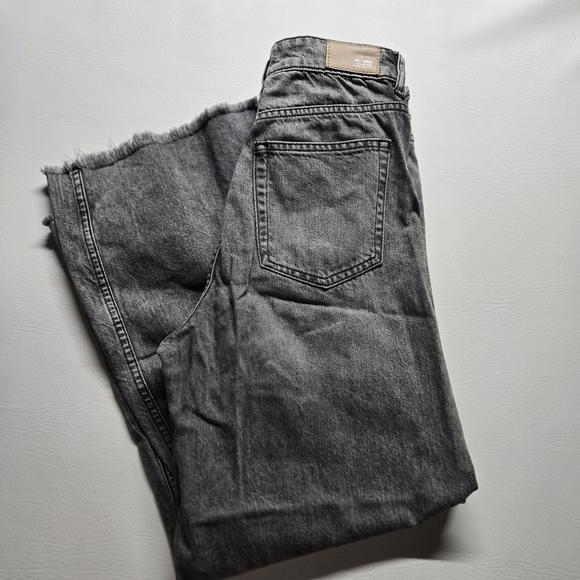 Zara Denim - Zara Denim Wide Leg Jeans size 4 Frayed bottoms Grayish/black